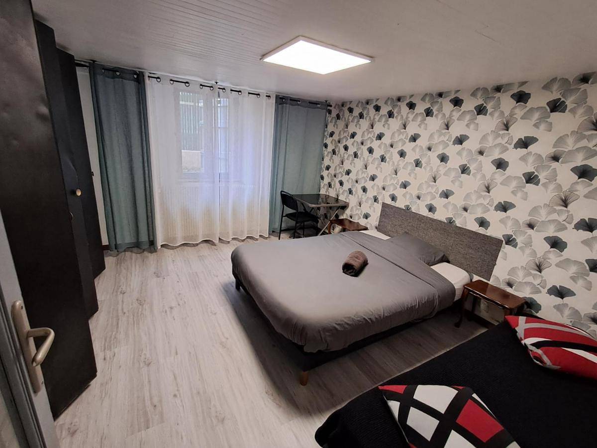 Appartement entier, Double Room with Extra Bed in Vandœuvre-lès-Nancy, Région de Nancy