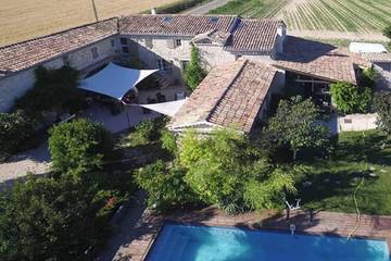 Location de vacances pour 15 personnes, avec jardin à Marsanne