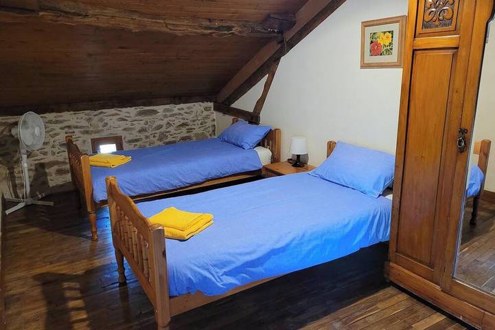 Location de vacances pour 6 personnes, avec jardin à Saint-Saud-Lacoussière - 3