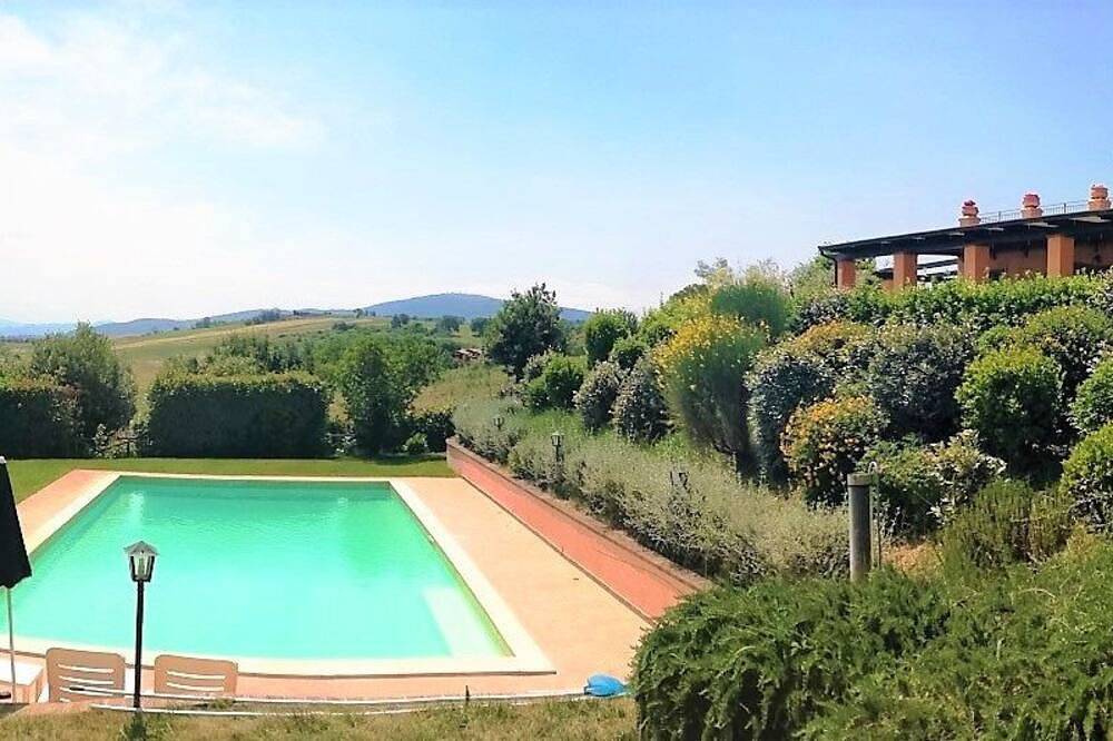 Appartamento intero, Appartamento in villa con piscina nella campagna  con animali domestici ammessi in Gualdo Cattaneo, Perugia e dintorni
