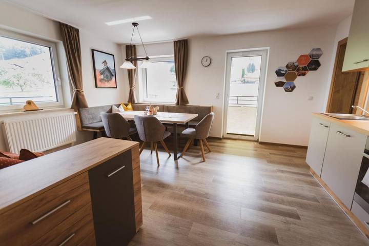 Ferienwohnung für 5 Personen, mit Balkon und Ausblick in Tobadill - 3