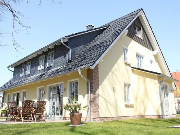 Villa für 9 Personen, mit Terrasse und Garten sowie Sauna an der Ostsee