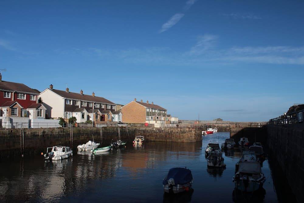 Holiday Rental for 7 People in Portreath, Cornwall