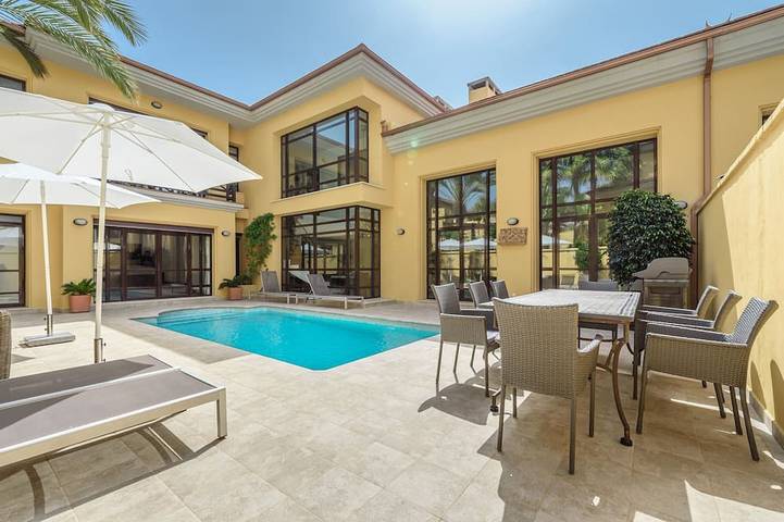 Villa for 8 people, with garden and balcony in Puerto Banús