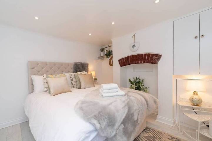 Ganze Wohnung, Central 1 Bedroom Apartment - with Patio in Cheltenham, Gloucestershire