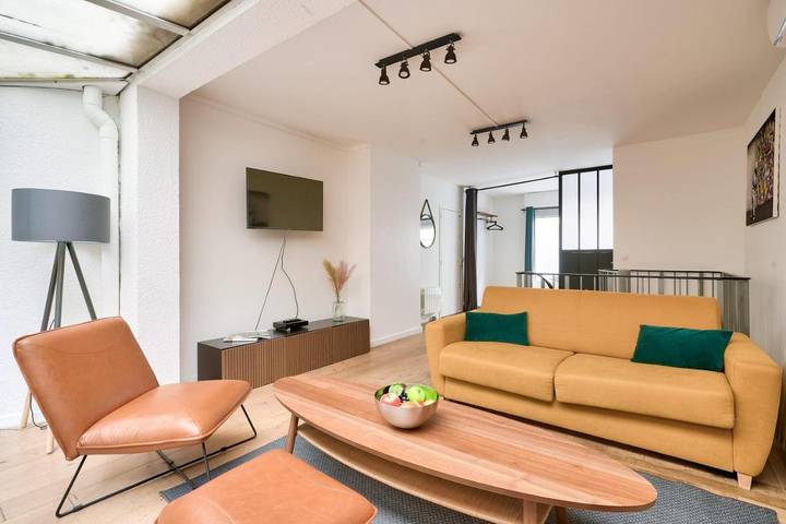 Gîte pour 6 personnes, avec terrasse dans Paris Rue Sextius Michel