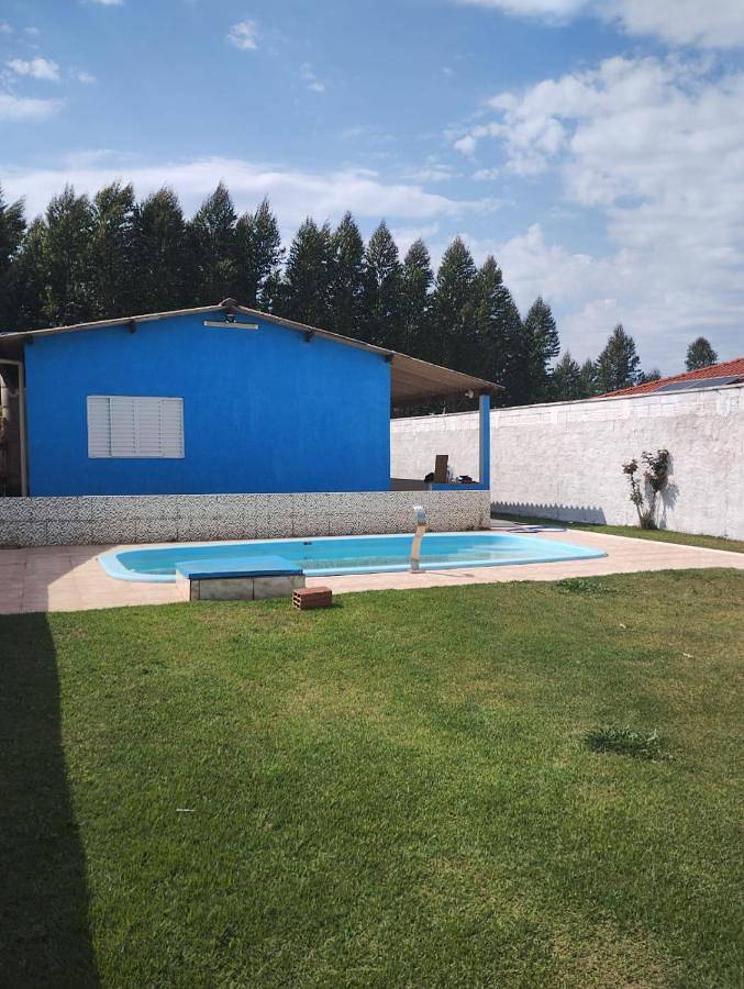 Casas e apartamentos de temporada para 11 pessoas, com balcão e piscina e ainda vista em Santa Branca