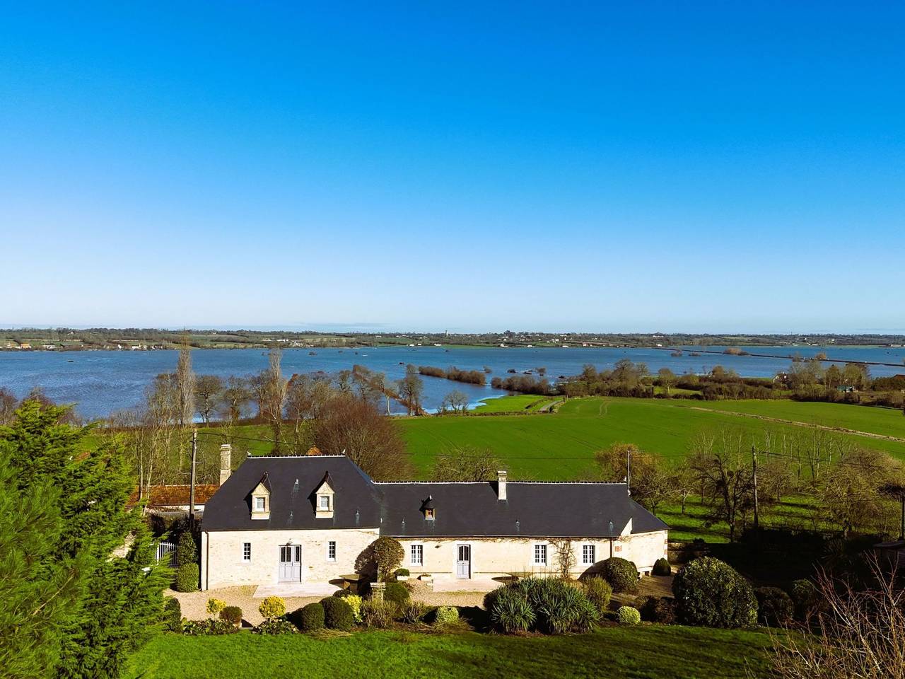 Le domaine des roseraies, gîte les roseraies in Saint-Benoît-de-l'Aure, Región de Bayeux