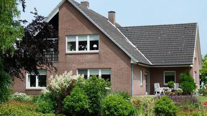 Ferienwohnung für 4 Personen, mit Ausblick und Garten sowie Balkon, kinderfreundlich in Mittelnkirchen