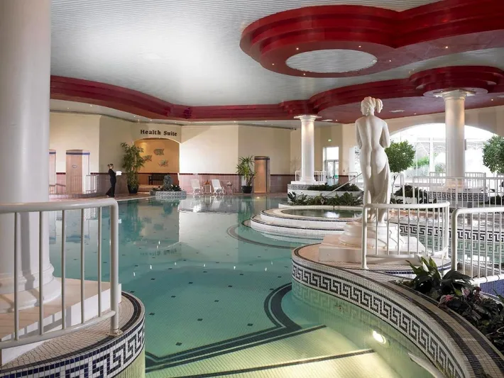 Hotel for 2 people, with pool and sauna as well as garden and hot tub - 1