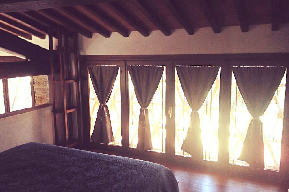 Toscaans landhuis \"Casajona Holiday\" dichtbij San Gimignano, Siena, Florence in Poggibonsi, Provincie Siena