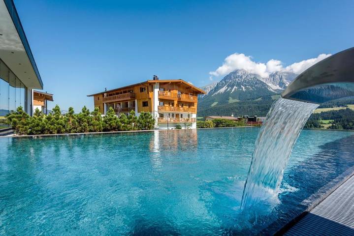 Hotel für 2 Personen, mit Balkon und Terrasse sowie Garten und Pool in Ellmau