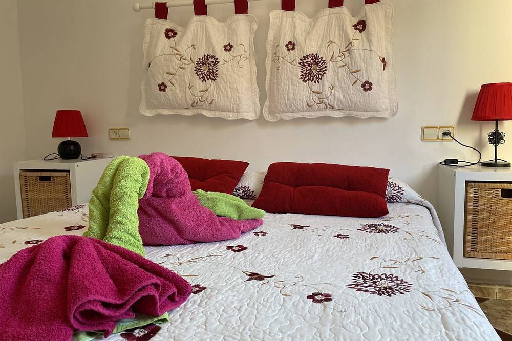 Entire apartment, Apartamento Beatriz for 5 people in Cuenca, Cuenca Province