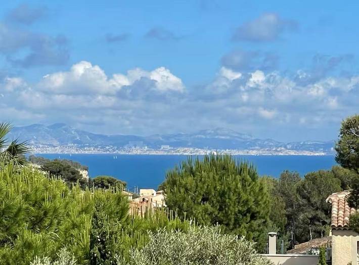 Villa pour 7 personnes, avec Balcon et Terrasse ainsi que Jardin et Piscine à Carry-le-Rouet - 2