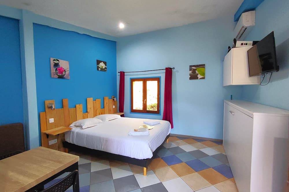 Ganze Wohnung, Doppelzimmer 5 Minuten von Sarlat entfernt in ruhiger Lage - Mit Pool in Vitrac, Périgord Noir