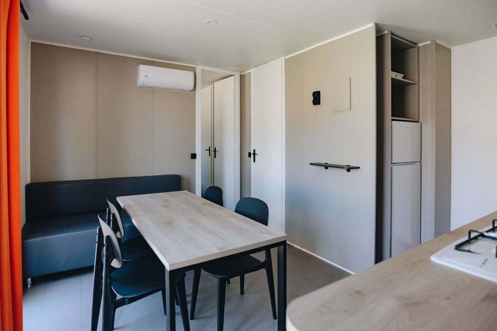 Camping Iris Park Bungalow Agoda für 7 Personen in Moniga del Garda, Gardasee-Berge