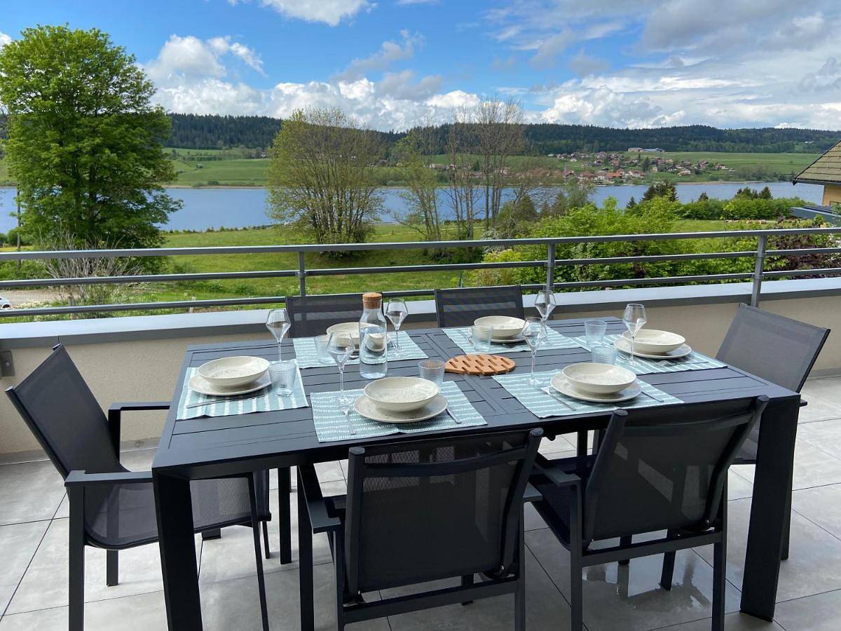 Appartement entier, Duplex familial 6 pers vue lac & ski Métabief in Mouthe-Lac et Mont d’Or, Jura Francais