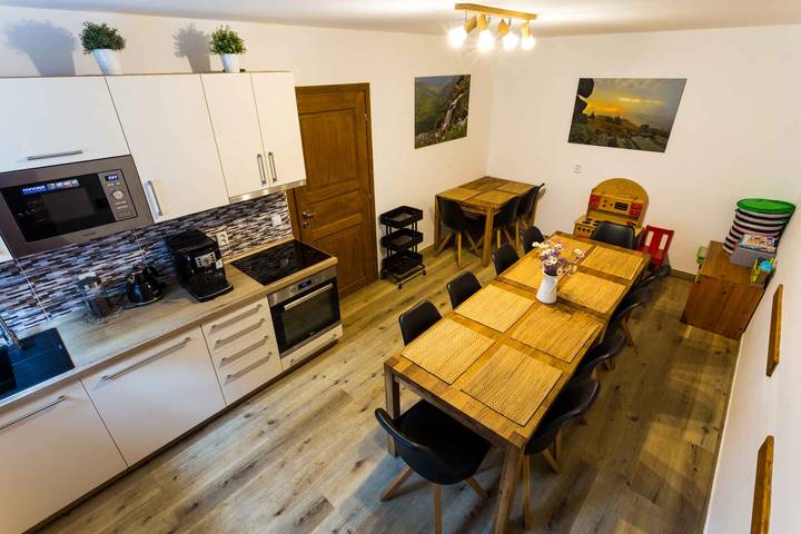 Apartament wakacyjny dla 12 osób, z balkon i ogród w Harrachov