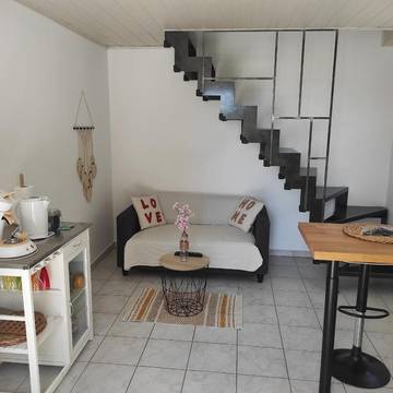 Gîte pour 2 personnes, avec terrasse à Aubenas