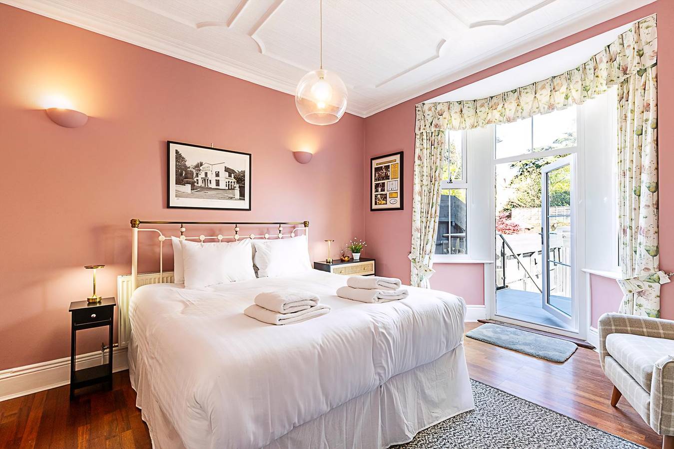 Entire apartment, Chic Garden Flat in Leafy Ealing in Ealing, London