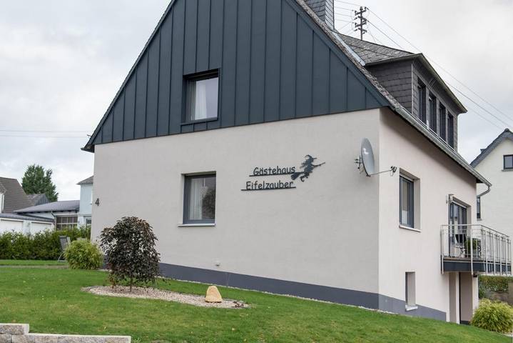 Ferienwohnung für 3 Personen, mit Garten und Ausblick in Kelberg - 2