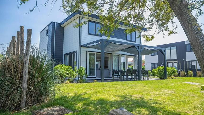 Ferienhaus für 11 Personen, mit Sauna und Garten sowie Pool
