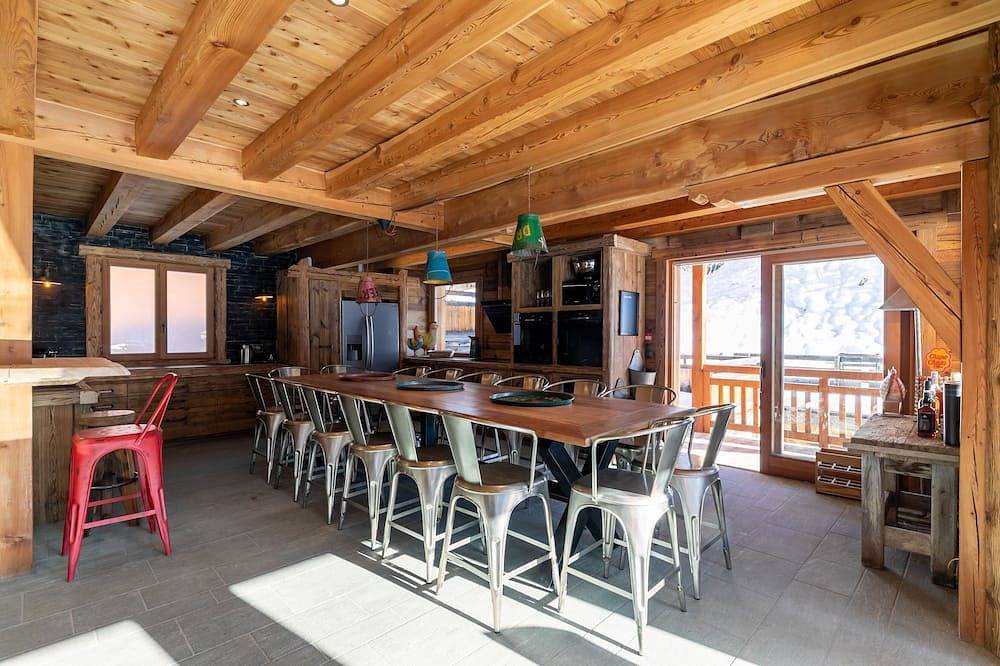 18-person luxury chalet in Ceillac, Queyras