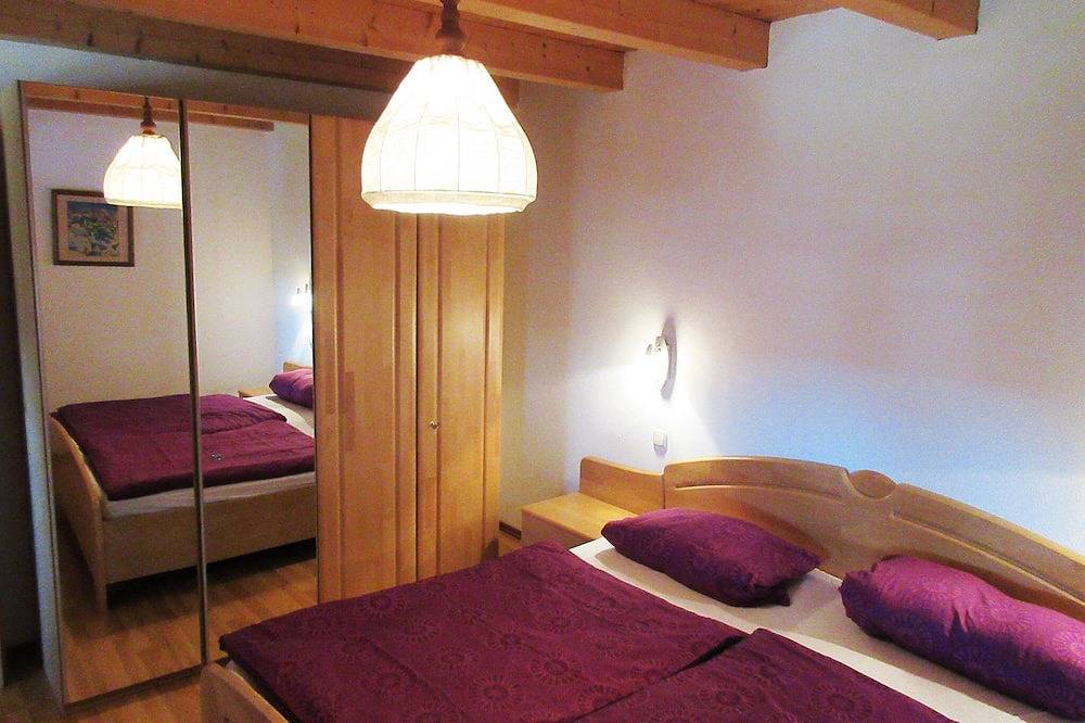 Ganze Wohnung, Ferienwohnung Sonnenschein bis 4 Personen, Balkon, 65 qm in Tachinger See, Taching am See