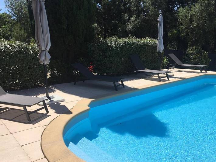 Location de vacances pour 6 personnes, avec jardin ainsi que vue et piscine à Lançon-Provence - 2