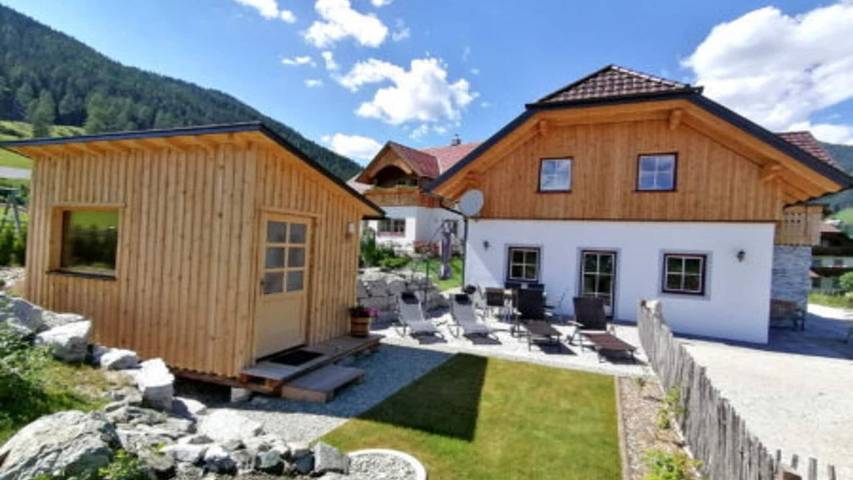 Ferienhaus für 7 Personen, mit Pool und Sauna sowie Garten in Weißpriach