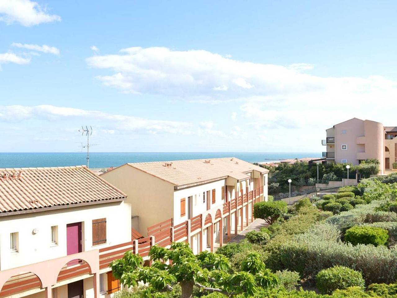 Appartement entier, Studio Cabine avec Piscine, 4 couchages, proche plage et commerces in Saint Pierre la Mer, Fleury
