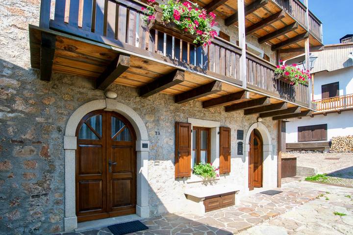 Ganze Wohnung, Dachgeschosswohnung in den Karnischen Dolomiten in Sauris di Sopra in Zahre, Südliche Karnische Alpen
