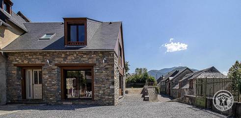 Gîte pour 8 personnes, avec jacuzzi ainsi que jardin et terrasse, animaux acceptés à Arreau