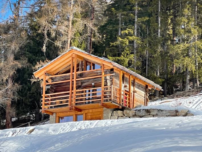 Zeitgenössisches Chalet in Mont-Noble mit Bergblick. in Mase, Mont-Noble