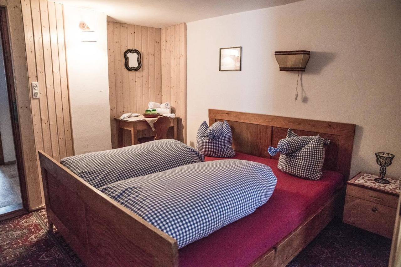 Double Room with Toilet in Hallway in Lechtaler Alpen, Stuben am Arlberg