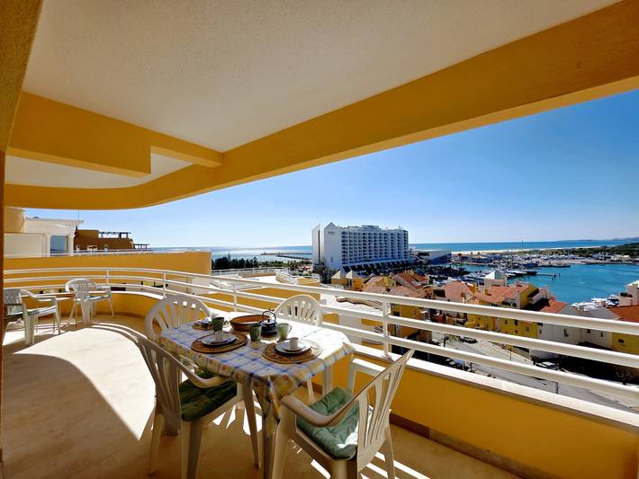 Holiday rental for 6 people, with ocean view and balcony in Vilamoura