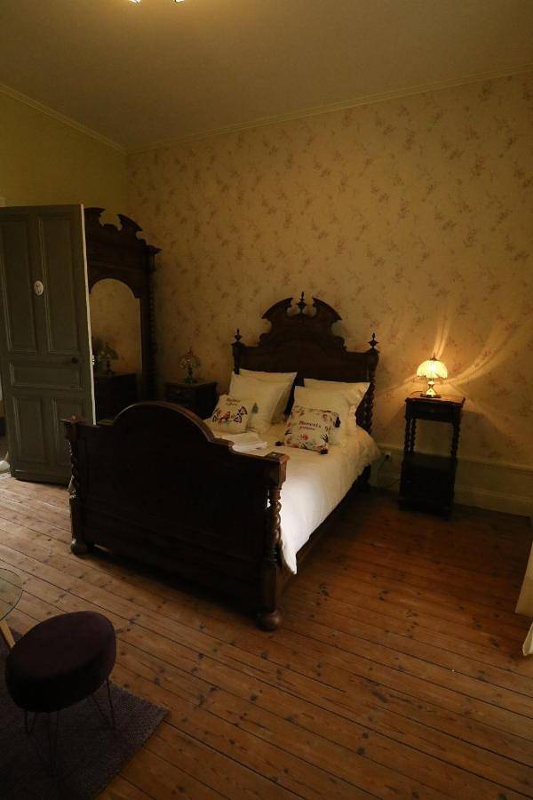 Location de vacances pour 3 personnes, avec jardin ainsi que piscine et vue à Saint-Laurent-de-Belzagot - 3