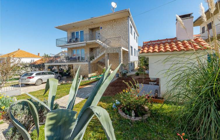 Ferienwohnung für 6 Personen, mit Terrasse in Zadar (Kommun) - 2