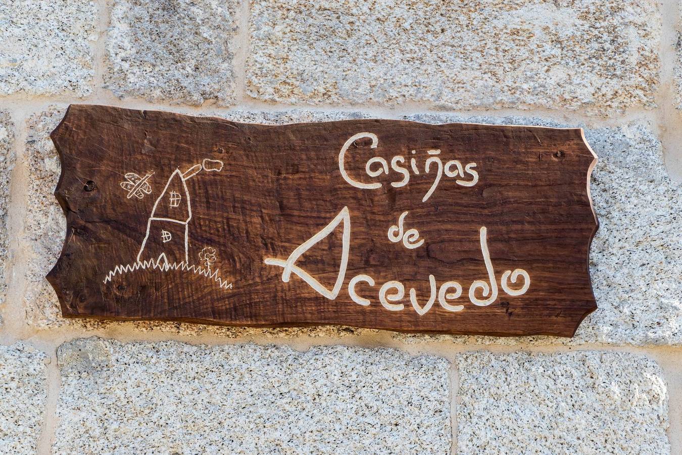 Apartamento entero, Apartamento 'Casa Agarimo' con piscina compartida, bañera de hidromasaje y barbacoa in Junquera de Ambía, Provincia de Orense