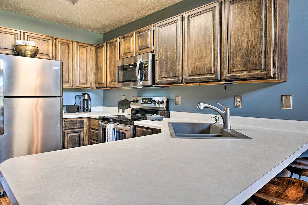 Ganze Wohnung, Neu! Condo w / Kamin + Balkon, 6 Mi zum Powder Ski in Eden (UT), Uinta Wasatch Cache National Forest