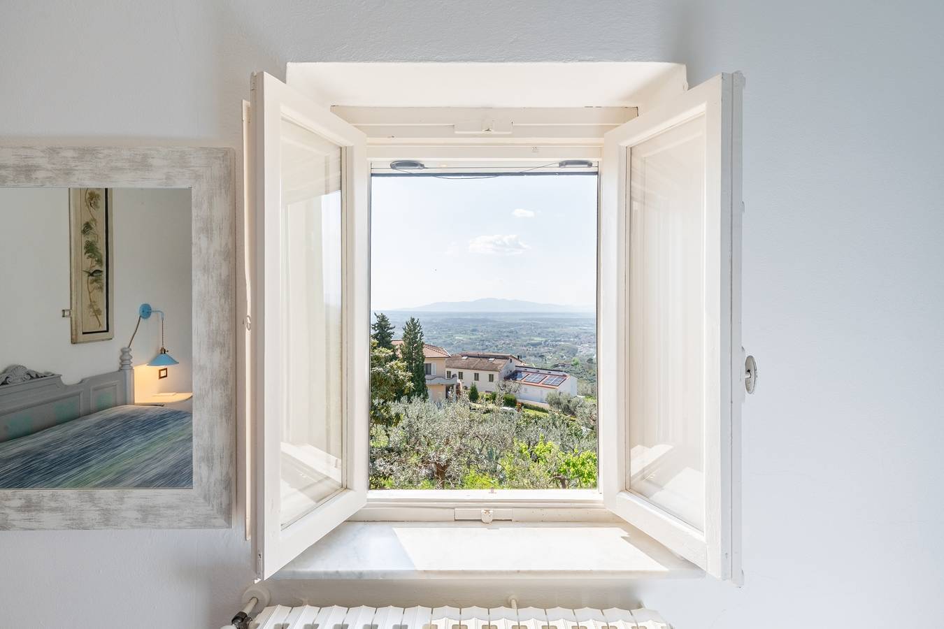 Room 'Noemi' with Mountain View, Wi-Fi and Air Conditioning in Lamporecchio, Pistoia Province