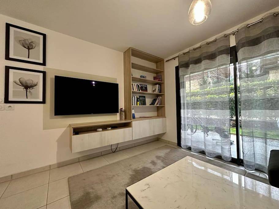 Appartement entier, Hebergeneve : Domaine de Rochat in Prévessin-Moëns, Gex