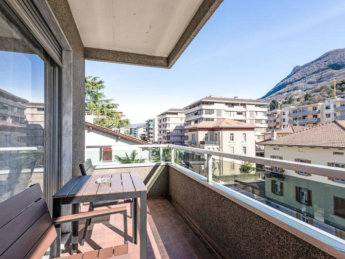 Appartamento per 2 persone, con panorama e balcone in Lugano