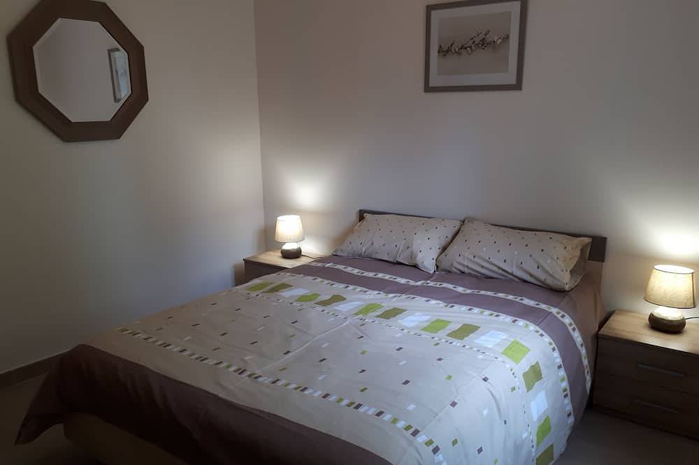 Gîte 6 pers, spacieux dans un environnement calme et verdoyant. in Montluel, Ain