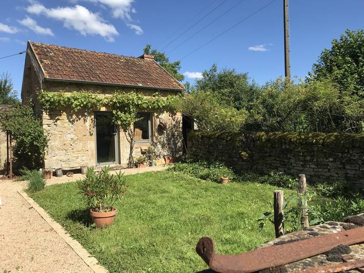 Cottage pour 2 personnes, avec jardin à Charolles