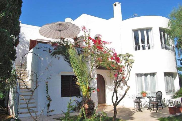 Apartment for 5 people, with garden and balcony in Cala Ferrera