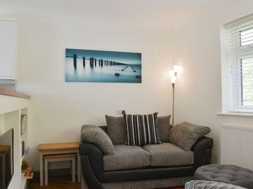 Log Cabin for 4 People in Herstmonceux, High Weald, Photo 1