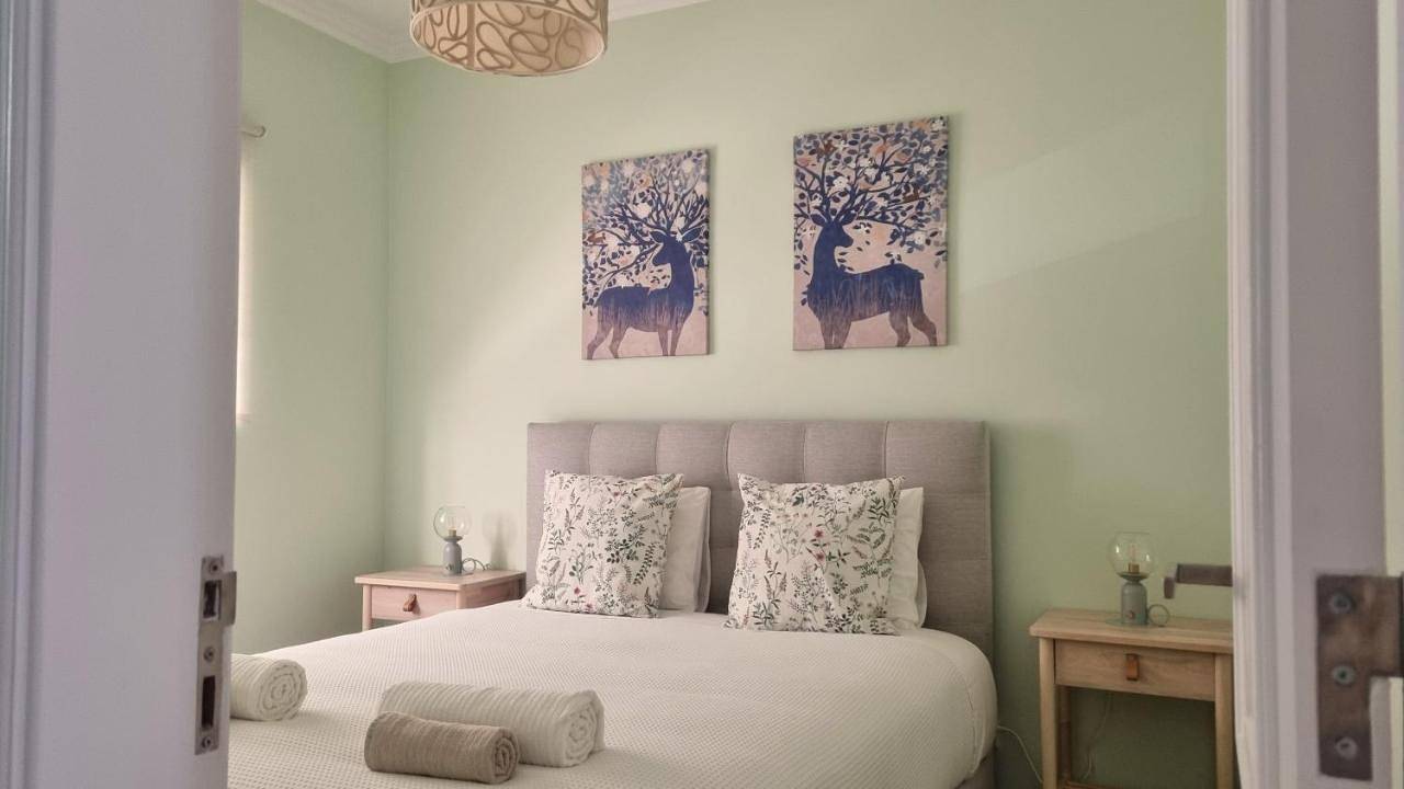 Apartamento inteiro, Two-Bedroom Apartment in Almada, Halbinsel von Setúbal
