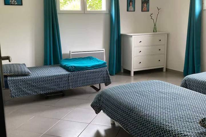 Gîte pour 9 personnes, avec jacuzzi ainsi que jardin et piscine à Olargues - 4