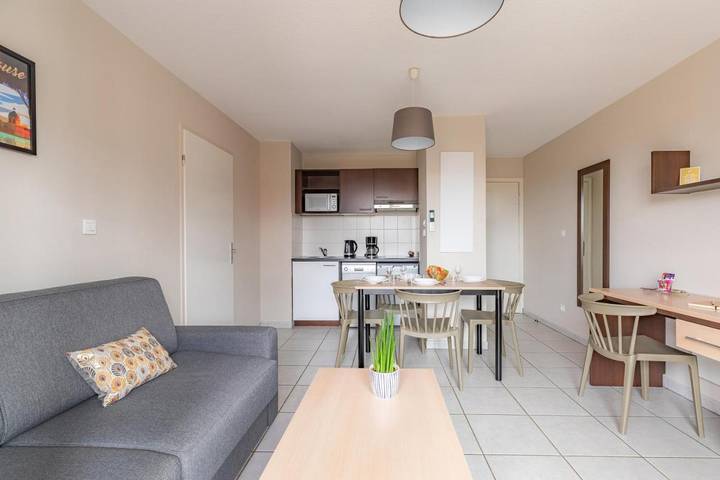 Location de vacances pour 2 personnes, avec jardin ainsi que sauna et piscine à Colomiers - 3